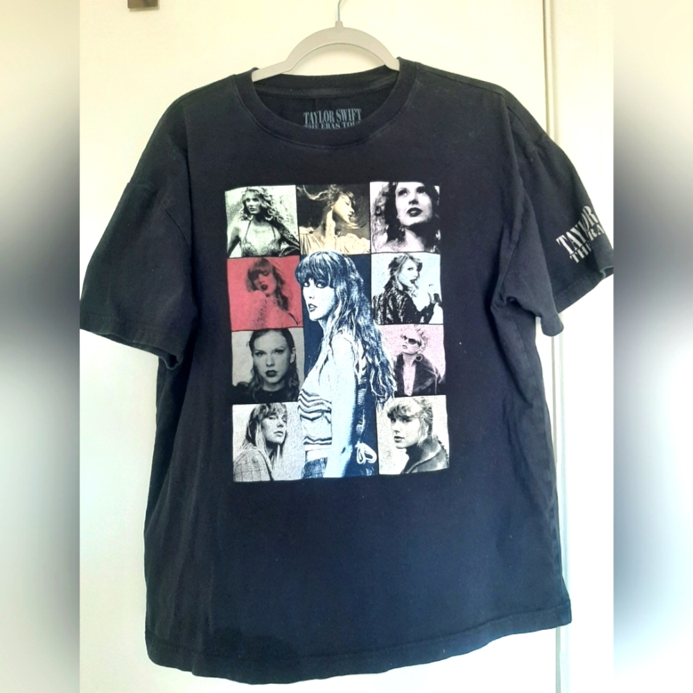 Taylor Swift - Era's Tour - Black T Shirt - Large